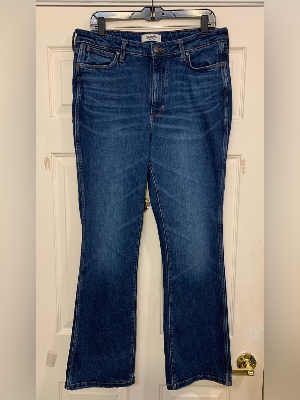 Wrangler Retro Women's High Rise Spandex 32x32 Bootcut Jeans.              3891C